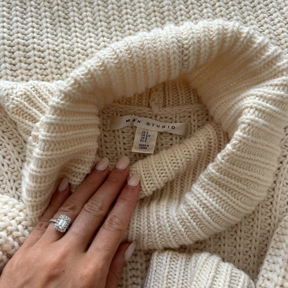 Max Studio knit turtleneck dress- size S - Picture 6 of 9